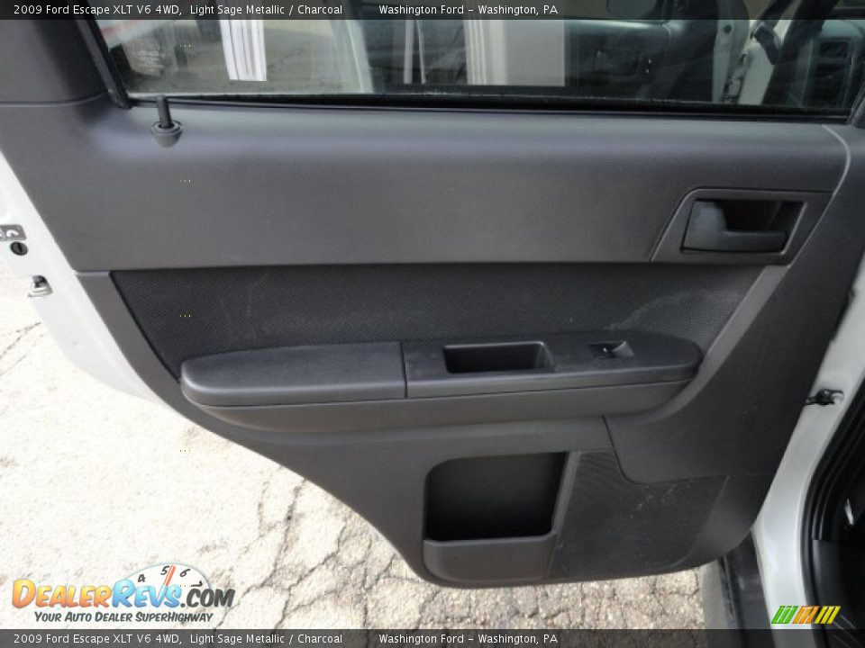 2009 Ford Escape XLT V6 4WD Light Sage Metallic / Charcoal Photo #13