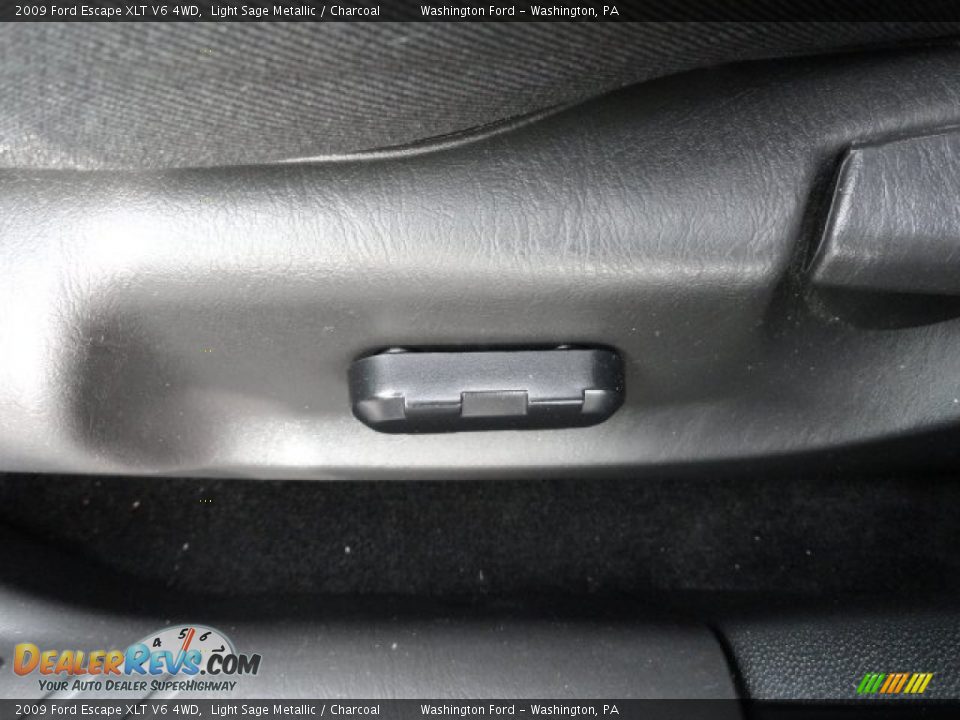 2009 Ford Escape XLT V6 4WD Light Sage Metallic / Charcoal Photo #15