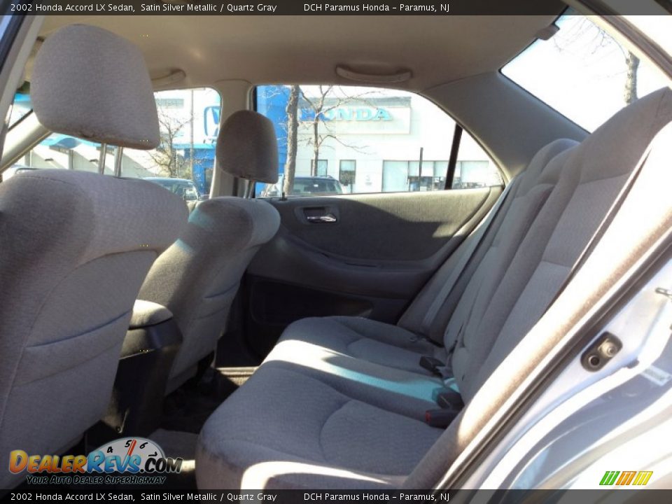 2002 Honda Accord LX Sedan Satin Silver Metallic / Quartz Gray Photo #13