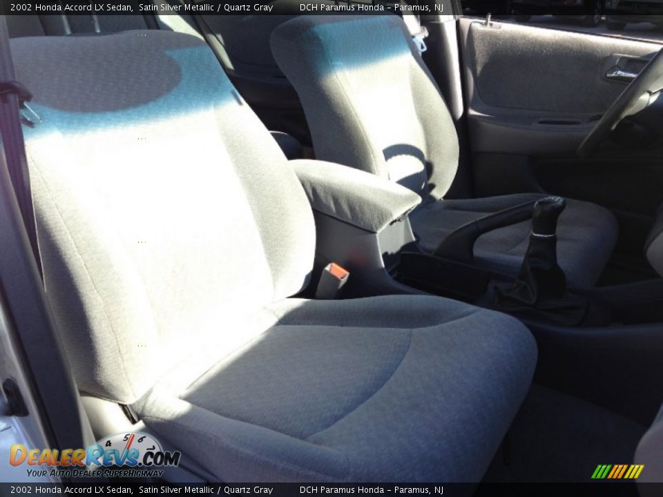 2002 Honda Accord LX Sedan Satin Silver Metallic / Quartz Gray Photo #17