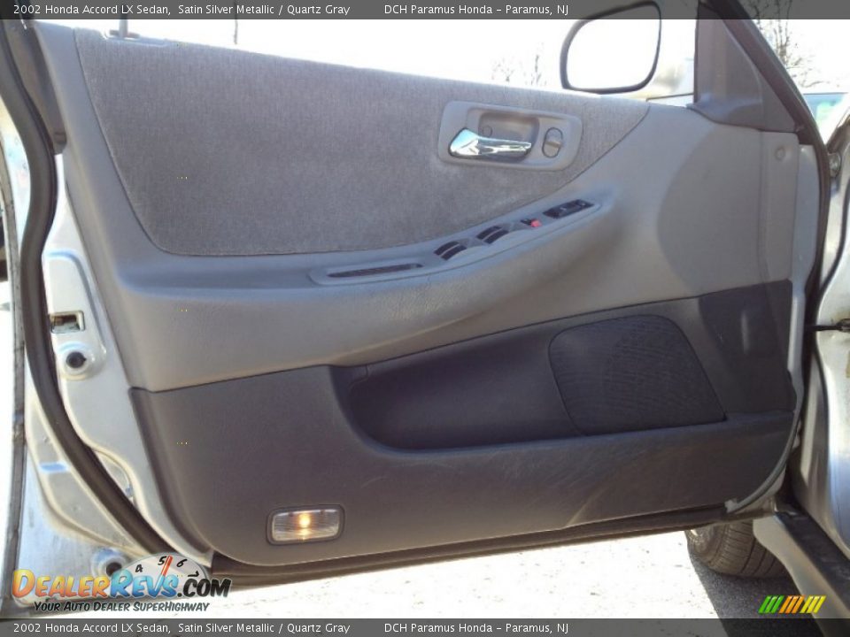 2002 Honda Accord LX Sedan Satin Silver Metallic / Quartz Gray Photo #19