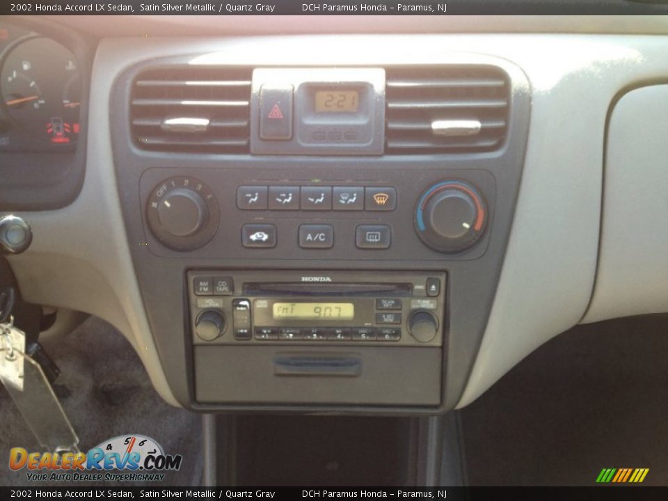 2002 Honda Accord LX Sedan Satin Silver Metallic / Quartz Gray Photo #23