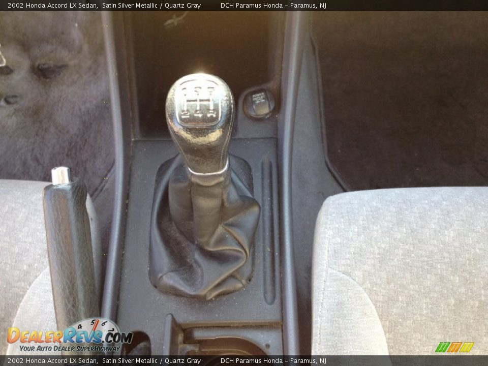 2002 Honda Accord LX Sedan Satin Silver Metallic / Quartz Gray Photo #24