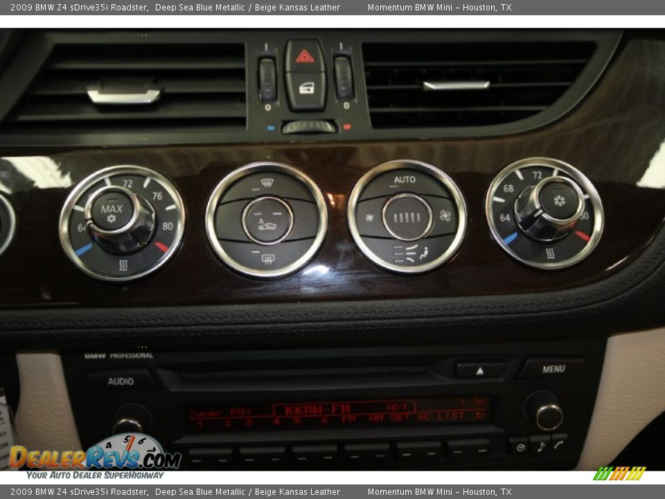 Controls of 2009 BMW Z4 sDrive35i Roadster Photo #22