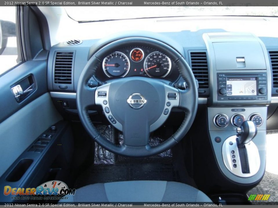 Dashboard of 2012 Nissan Sentra 2.0 SR Special Edition Photo #21
