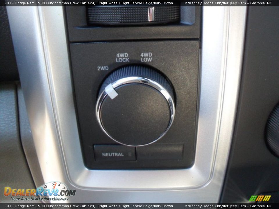 2012 Dodge Ram 1500 Outdoorsman Crew Cab 4x4 Bright White / Light Pebble Beige/Bark Brown Photo #11