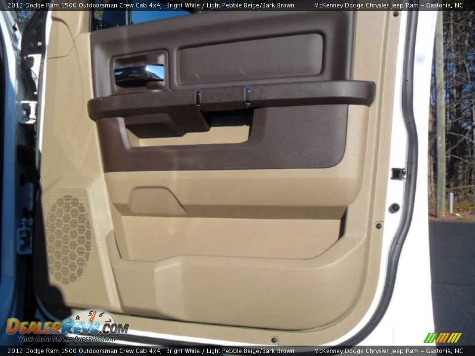 2012 Dodge Ram 1500 Outdoorsman Crew Cab 4x4 Bright White / Light Pebble Beige/Bark Brown Photo #22