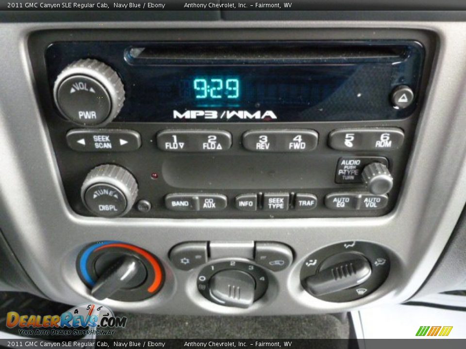 Controls of 2011 GMC Canyon SLE Regular Cab Photo #19