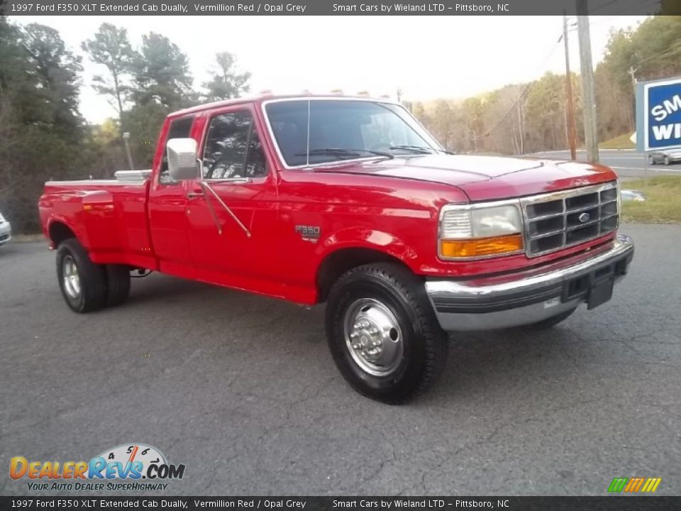 Front 3/4 View of 1997 Ford F350 XLT Extended Cab Dually Photo #2