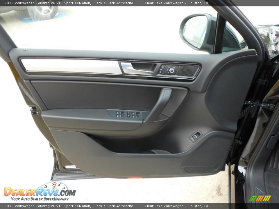Door Panel of 2012 Volkswagen Touareg VR6 FSI Sport 4XMotion Photo #10