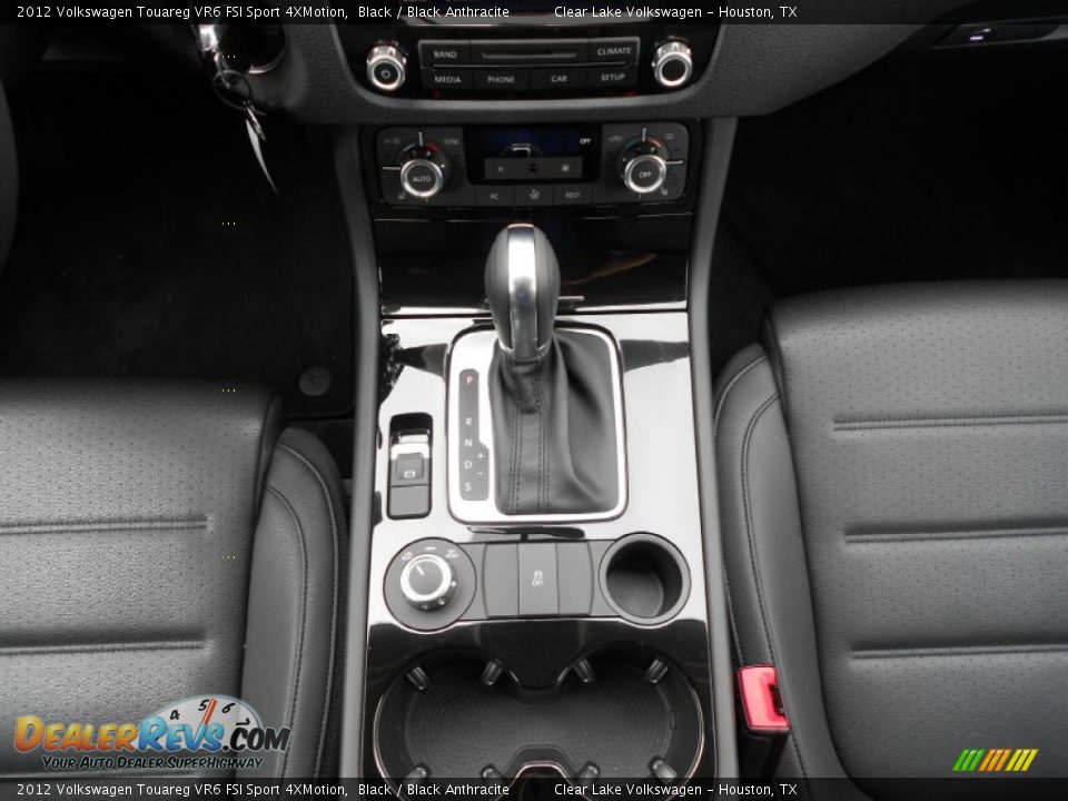 2012 Volkswagen Touareg VR6 FSI Sport 4XMotion Shifter Photo #18