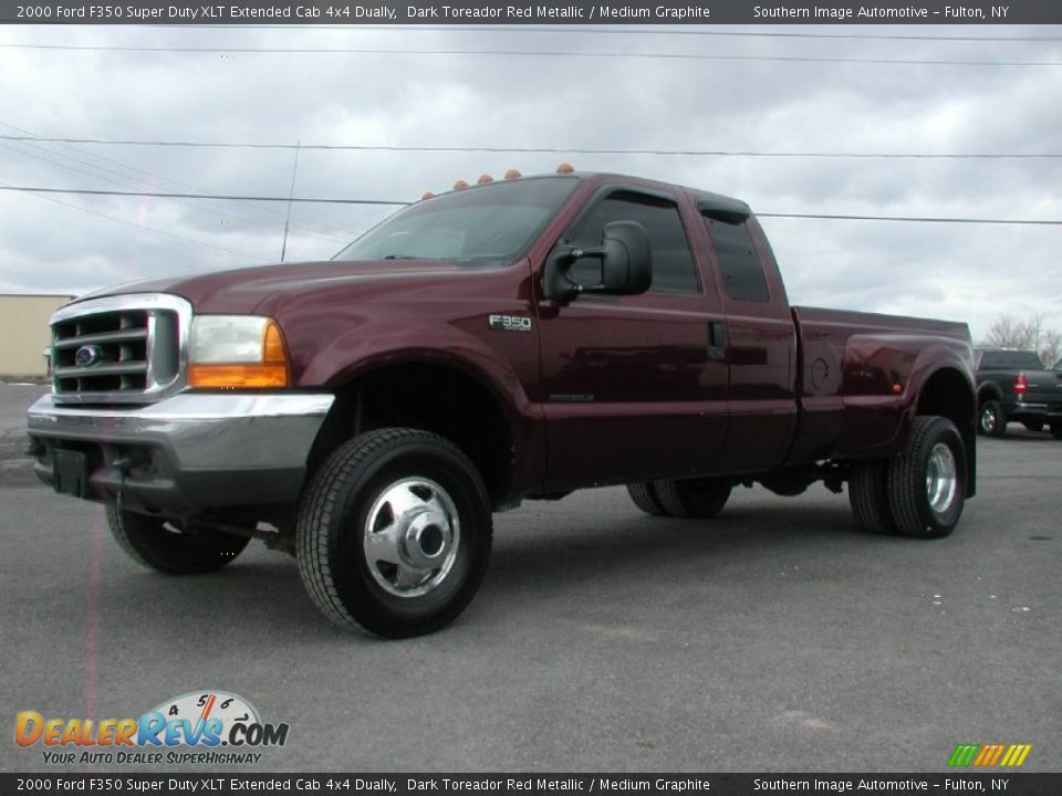 Front 3/4 View of 2000 Ford F350 Super Duty XLT Extended Cab 4x4 Dually Photo #1