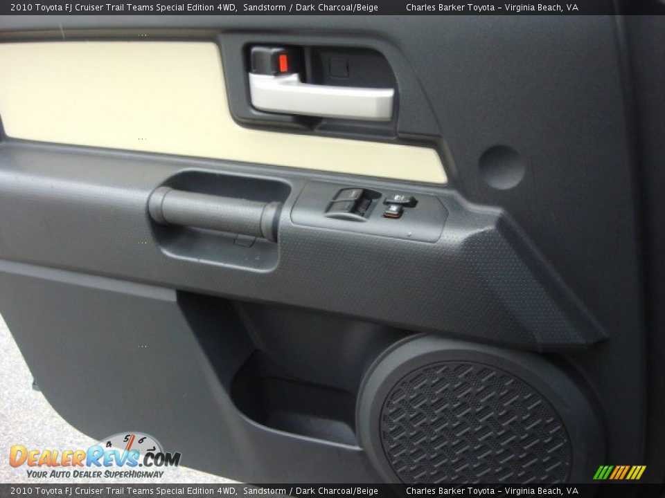 Door Panel of 2010 Toyota FJ Cruiser Trail Teams Special Edition 4WD Photo #11