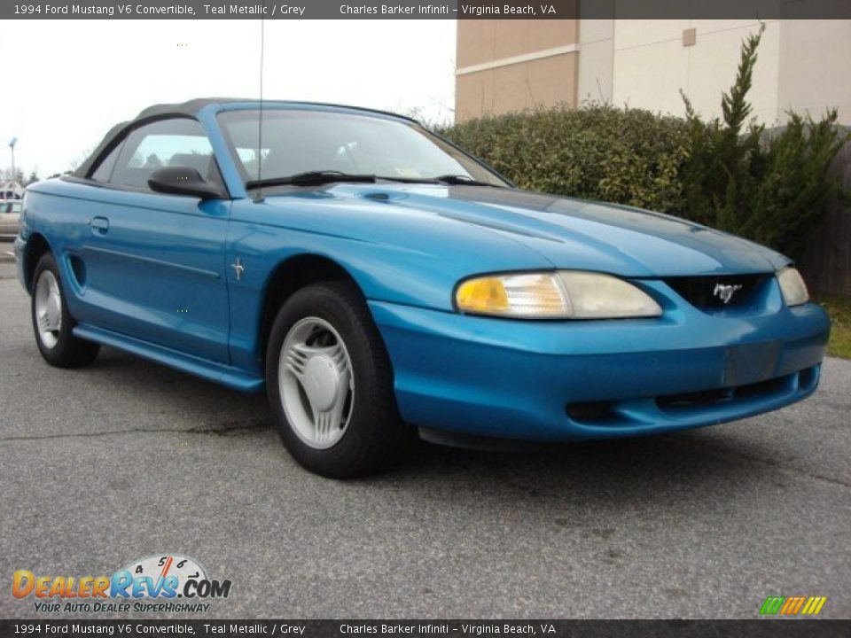 Front 3/4 View of 1994 Ford Mustang V6 Convertible Photo #1