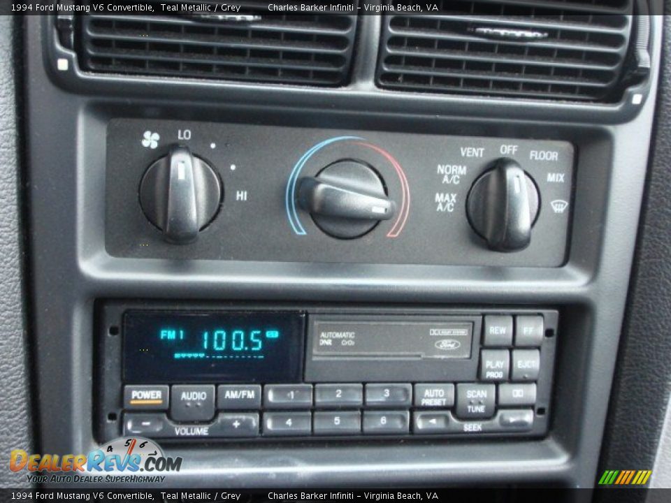 Controls of 1994 Ford Mustang V6 Convertible Photo #14