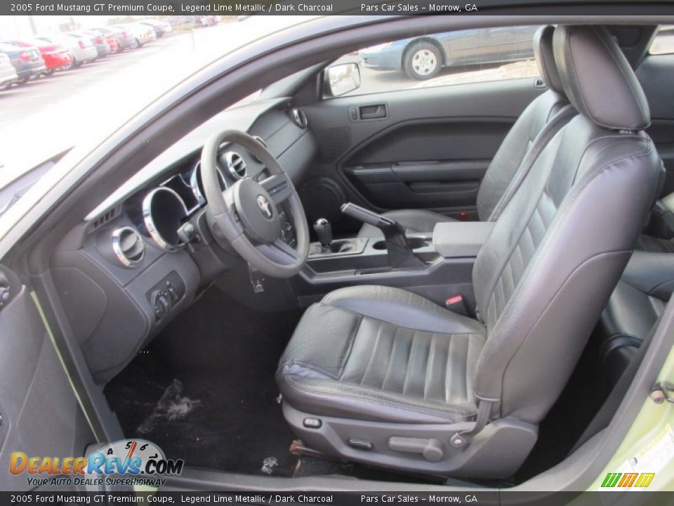 Dark Charcoal Interior - 2005 Ford Mustang GT Premium Coupe Photo #7