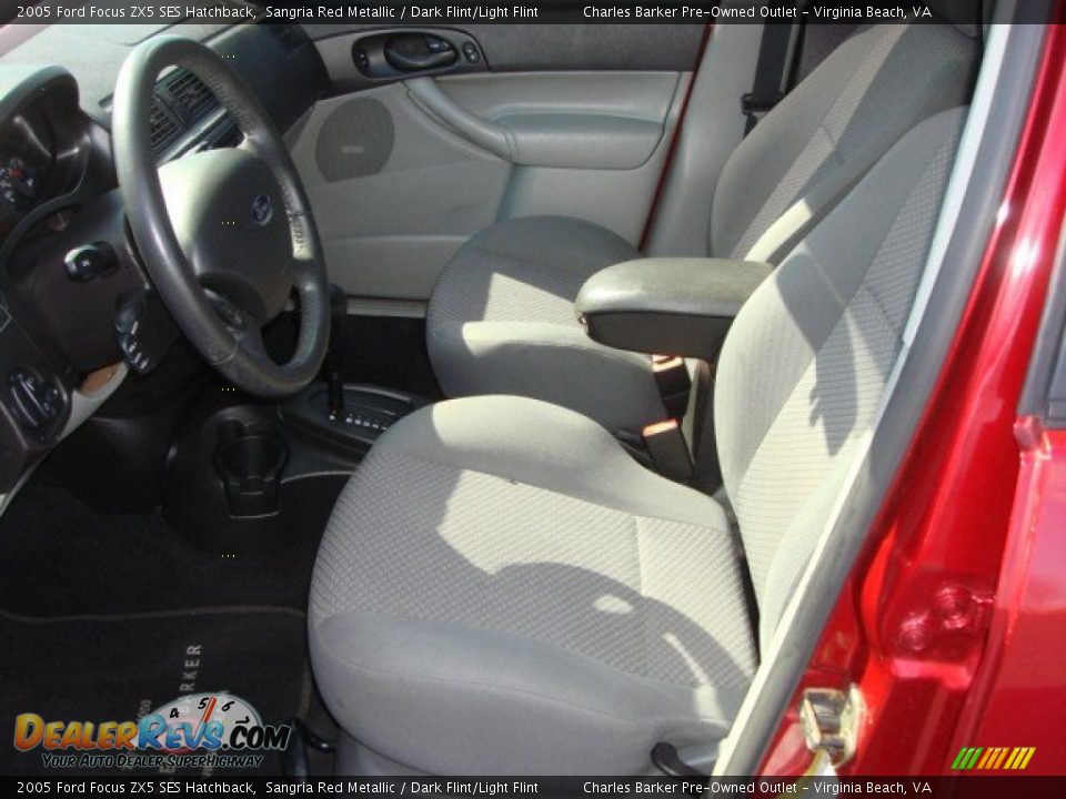2005 Ford Focus ZX5 SES Hatchback Sangria Red Metallic / Dark Flint/Light Flint Photo #10