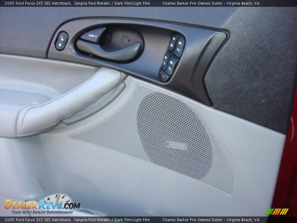 2005 Ford Focus ZX5 SES Hatchback Sangria Red Metallic / Dark Flint/Light Flint Photo #14