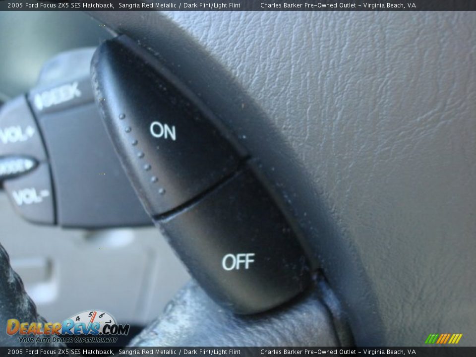 2005 Ford Focus ZX5 SES Hatchback Sangria Red Metallic / Dark Flint/Light Flint Photo #20