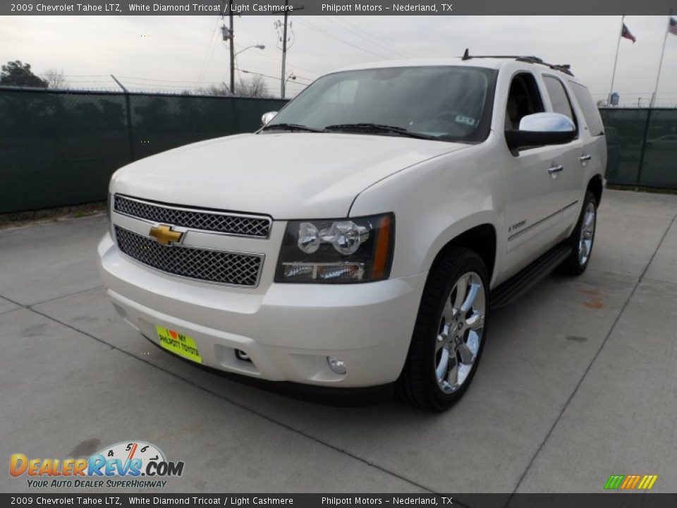 2009 Chevrolet Tahoe LTZ White Diamond Tricoat / Light Cashmere Photo #7