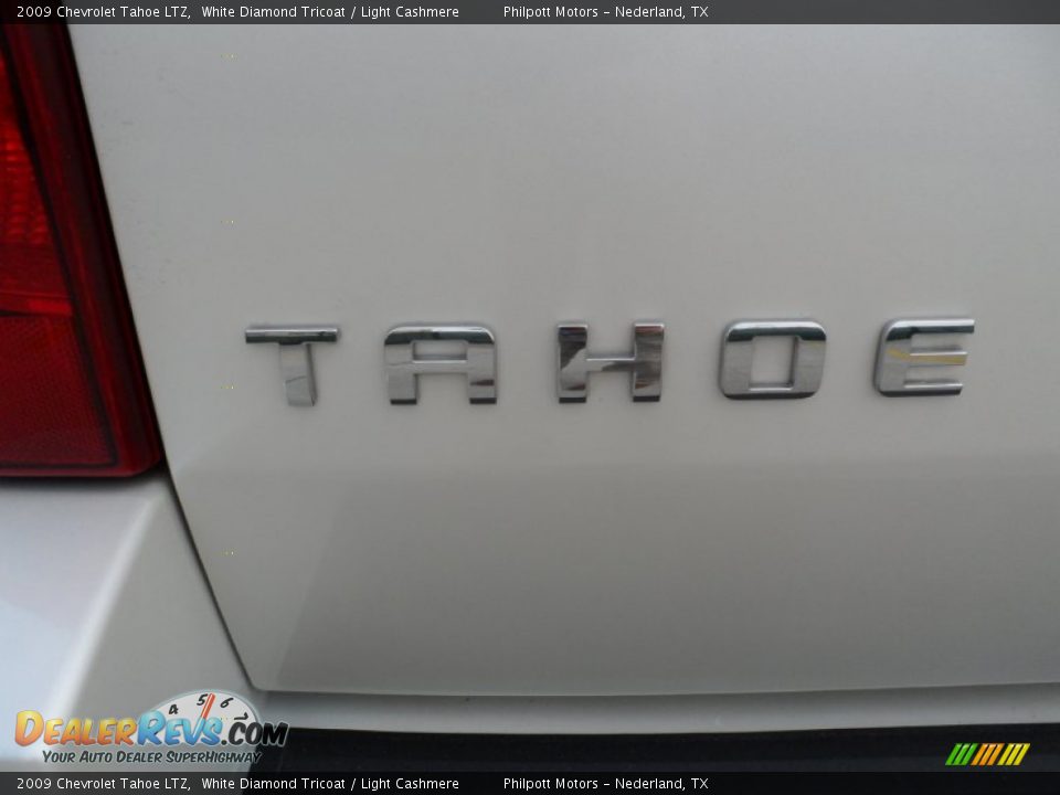 2009 Chevrolet Tahoe LTZ White Diamond Tricoat / Light Cashmere Photo #19