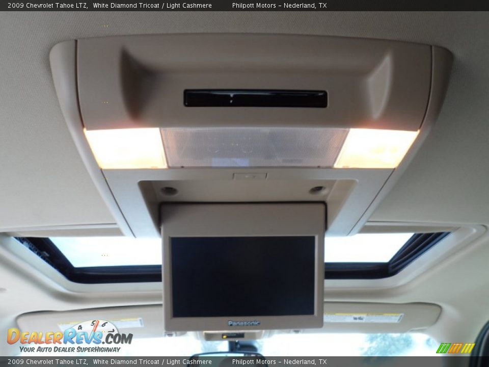 2009 Chevrolet Tahoe LTZ White Diamond Tricoat / Light Cashmere Photo #36