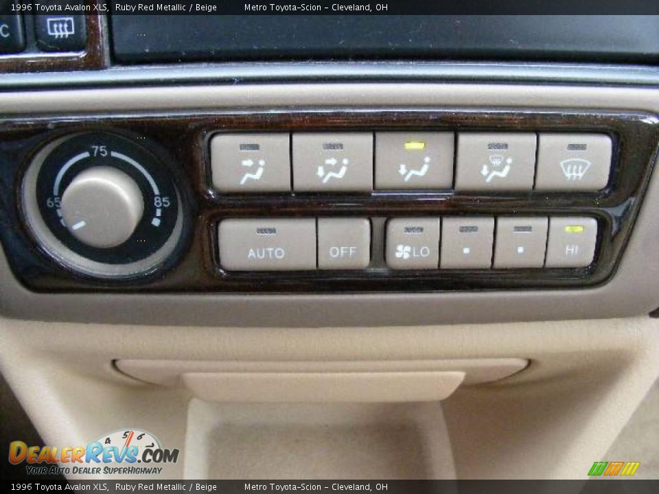 1996 Toyota Avalon XLS Ruby Red Metallic / Beige Photo #20
