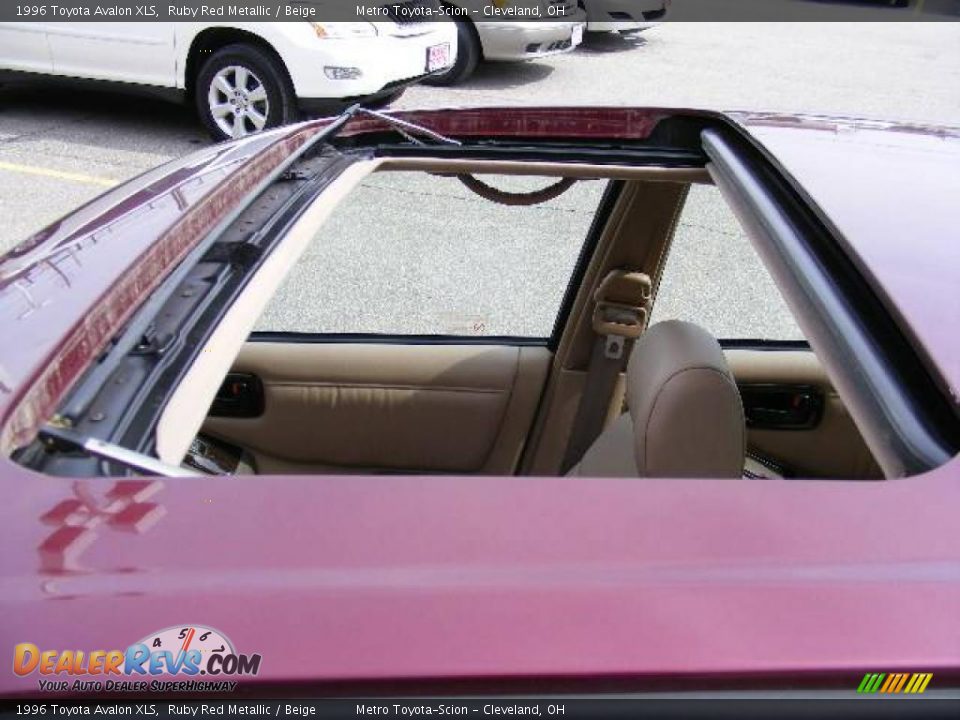 1996 Toyota Avalon XLS Ruby Red Metallic / Beige Photo #21