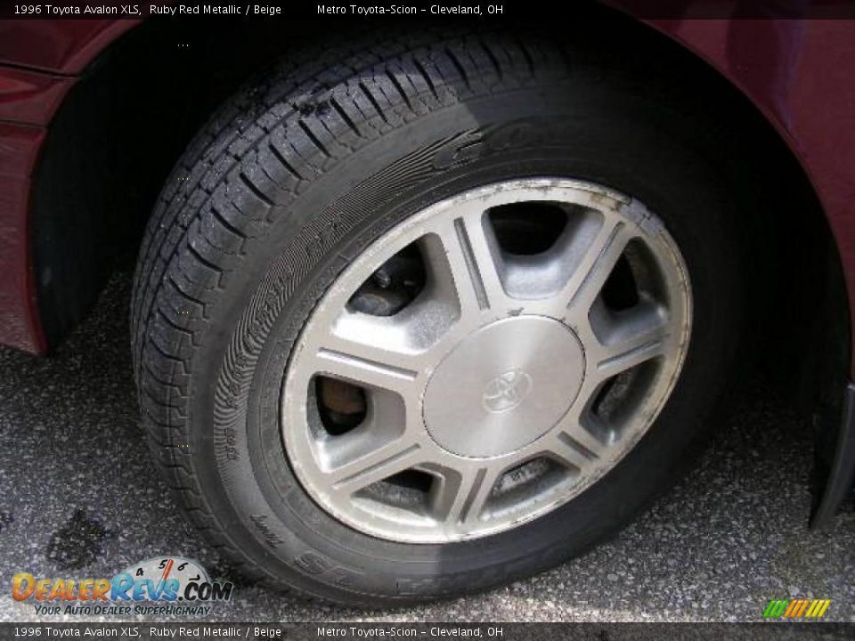 1996 Toyota Avalon XLS Ruby Red Metallic / Beige Photo #23