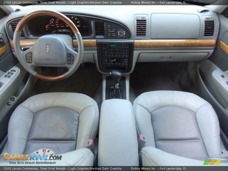 Dashboard of 2000 Lincoln Continental  Photo #7