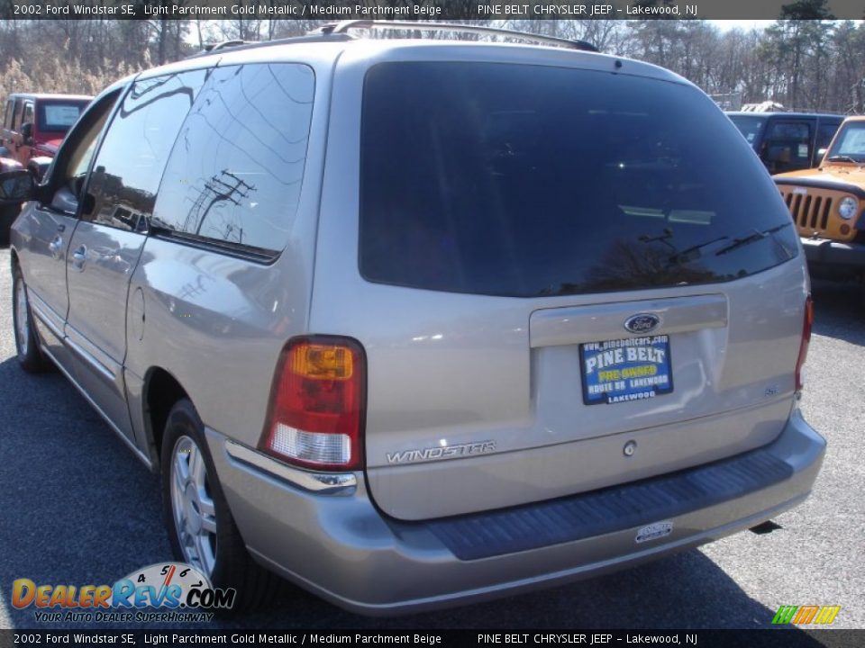 2002 Ford Windstar SE Light Parchment Gold Metallic / Medium Parchment Beige Photo #6
