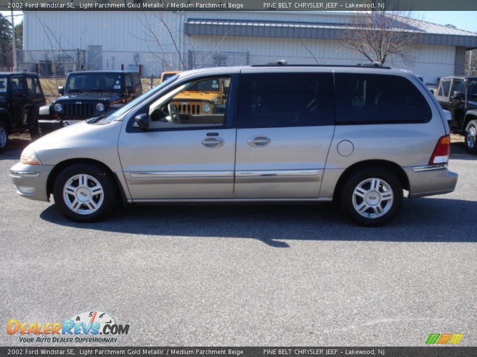 2002 Ford Windstar SE Light Parchment Gold Metallic / Medium Parchment Beige Photo #9