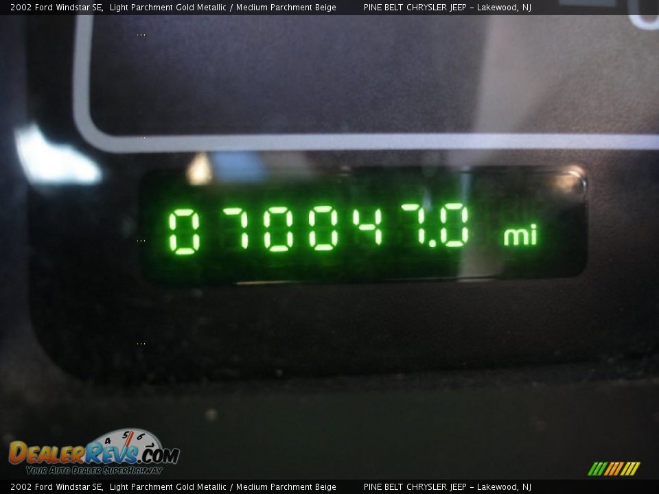 2002 Ford Windstar SE Light Parchment Gold Metallic / Medium Parchment Beige Photo #14