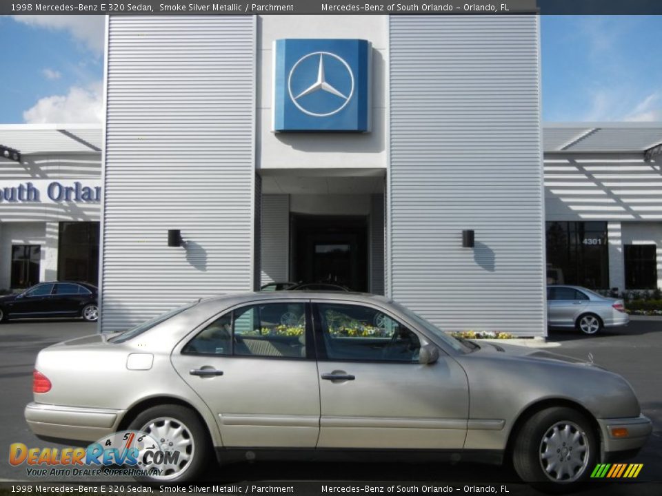 1998 Mercedes-Benz E 320 Sedan Smoke Silver Metallic / Parchment Photo #5