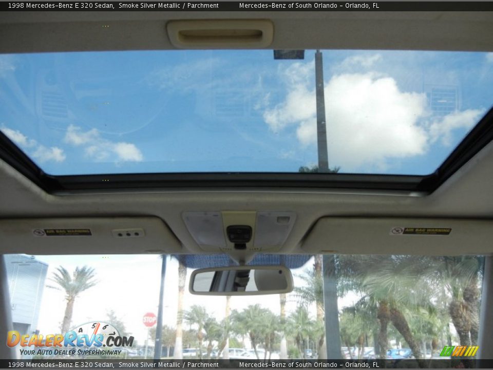 Sunroof of 1998 Mercedes-Benz E 320 Sedan Photo #18