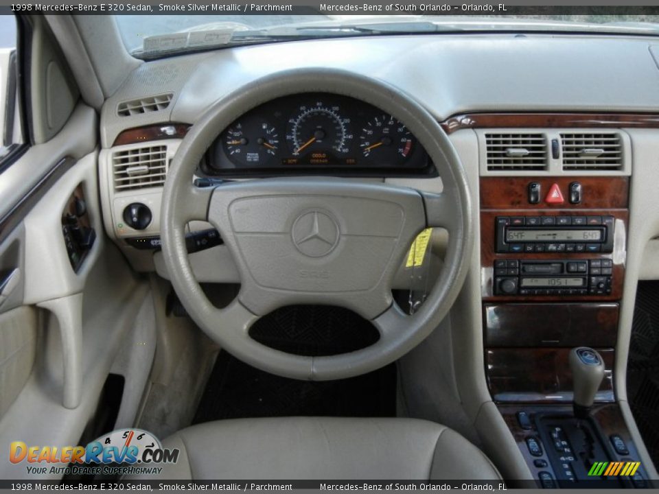 1998 Mercedes-Benz E 320 Sedan Steering Wheel Photo #20