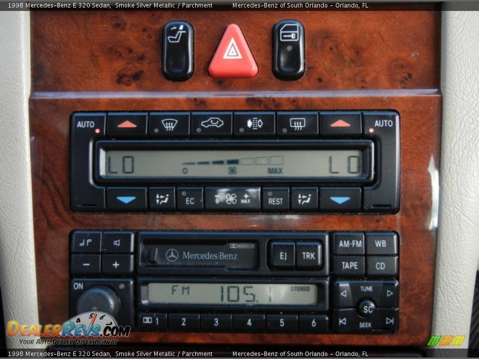Controls of 1998 Mercedes-Benz E 320 Sedan Photo #23
