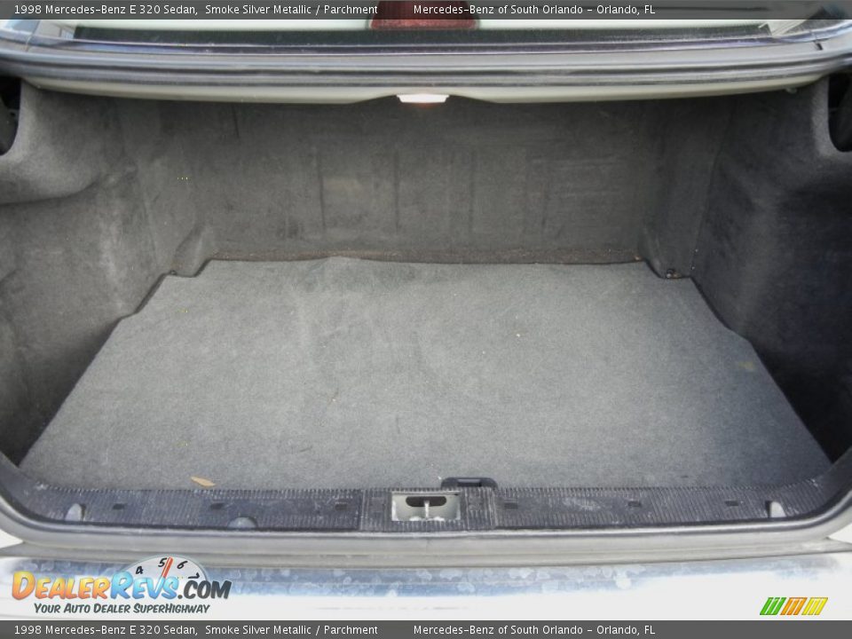 1998 Mercedes-Benz E 320 Sedan Smoke Silver Metallic / Parchment Photo #25