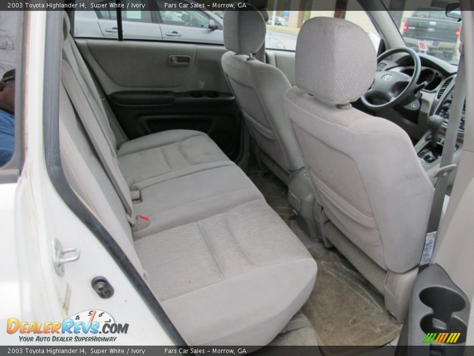 Rear Seat of 2003 Toyota Highlander I4 Photo #9