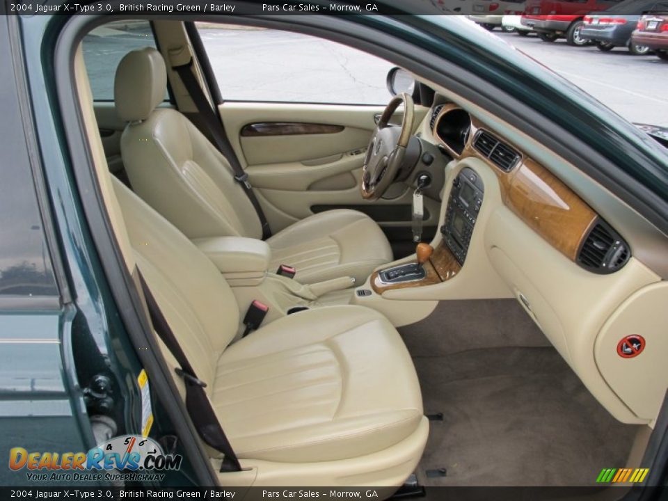 Front Seat of 2004 Jaguar X-Type 3.0 Photo #11