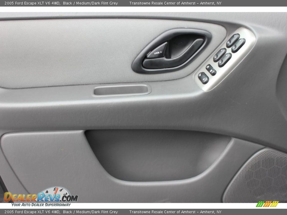 2005 Ford Escape XLT V6 4WD Black / Medium/Dark Flint Grey Photo #8