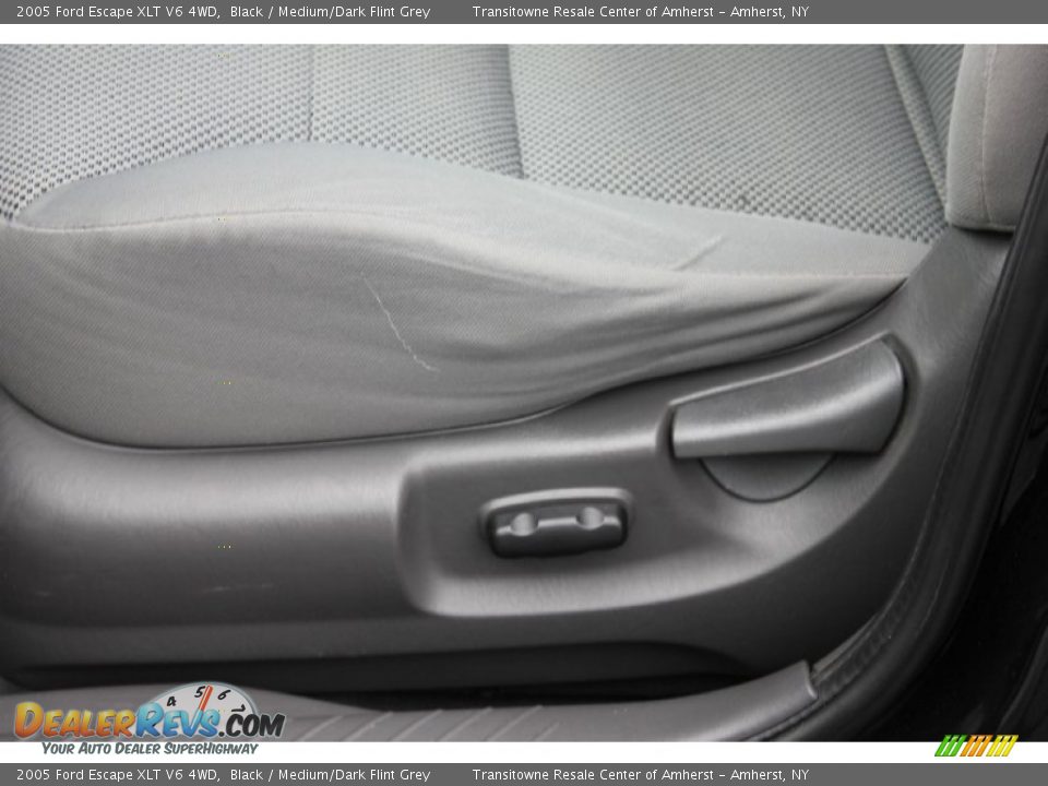 2005 Ford Escape XLT V6 4WD Black / Medium/Dark Flint Grey Photo #9