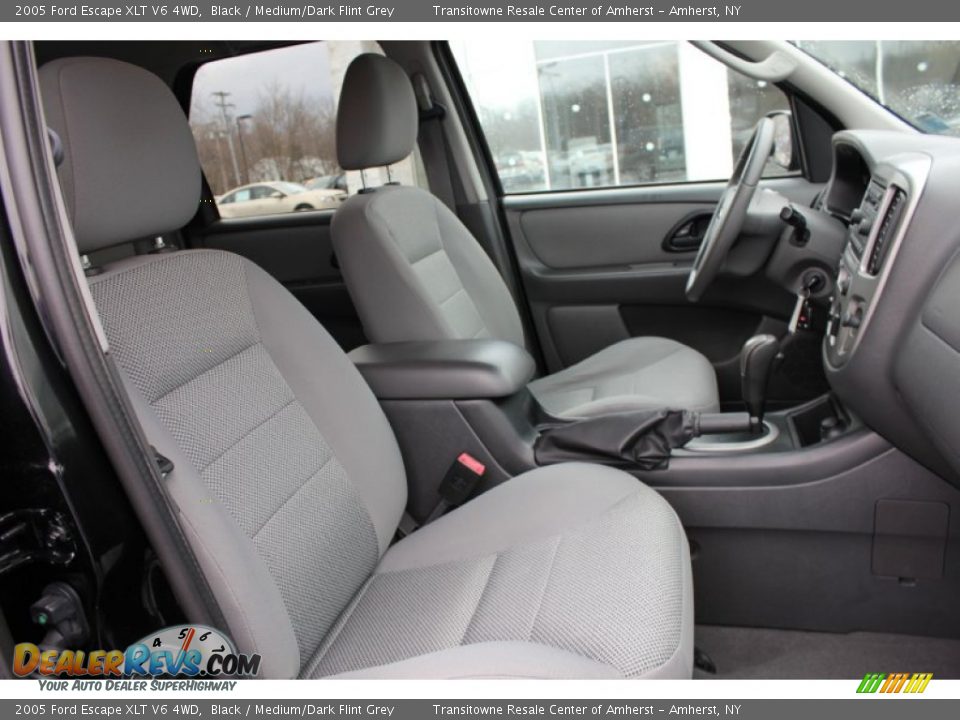 2005 Ford Escape XLT V6 4WD Black / Medium/Dark Flint Grey Photo #17