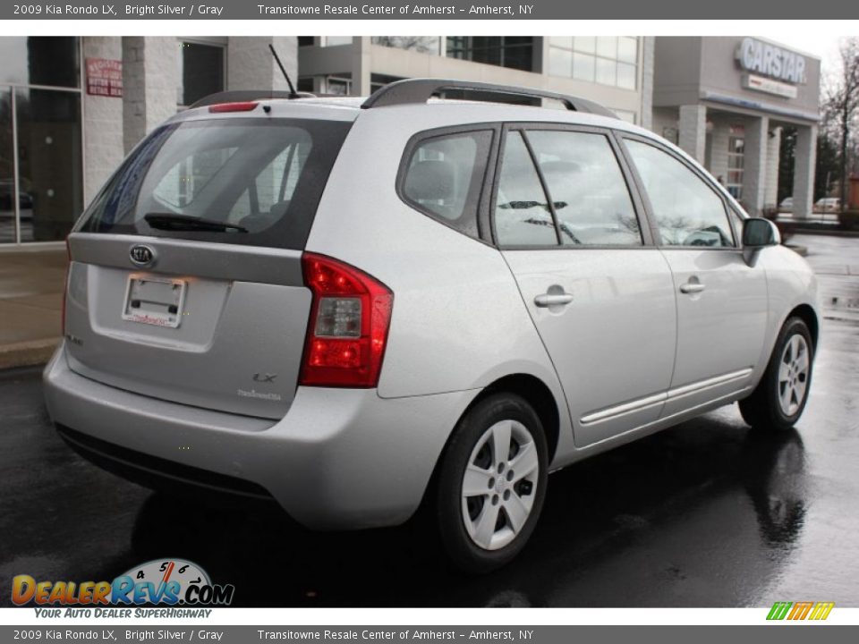 2009 Kia Rondo LX Bright Silver / Gray Photo #2