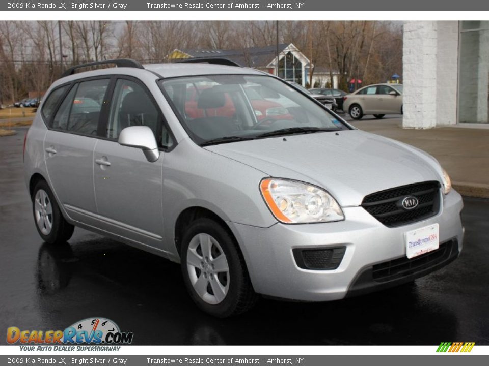 2009 Kia Rondo LX Bright Silver / Gray Photo #17