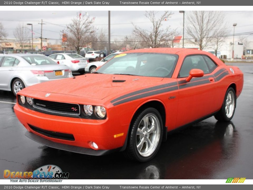 Front 3/4 View of 2010 Dodge Challenger R/T Classic Photo #1