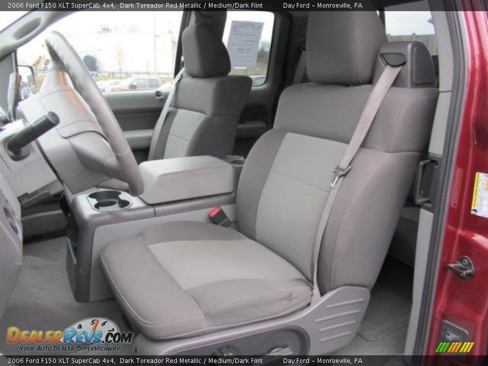 Front Seat of 2006 Ford F150 XLT SuperCab 4x4 Photo #9