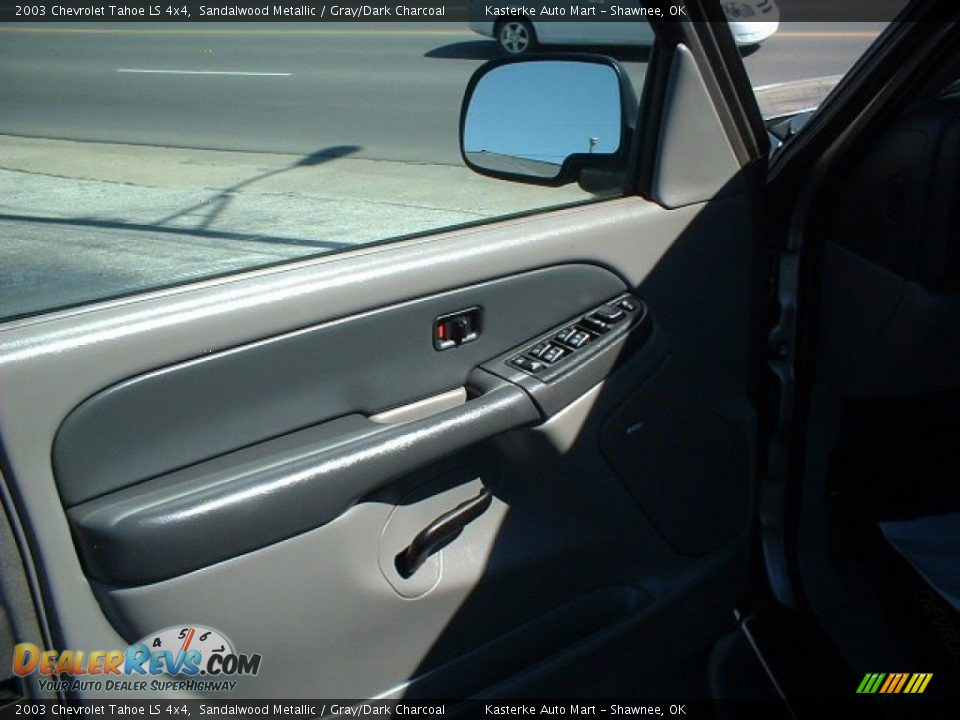 2003 Chevrolet Tahoe LS 4x4 Sandalwood Metallic / Gray/Dark Charcoal Photo #9