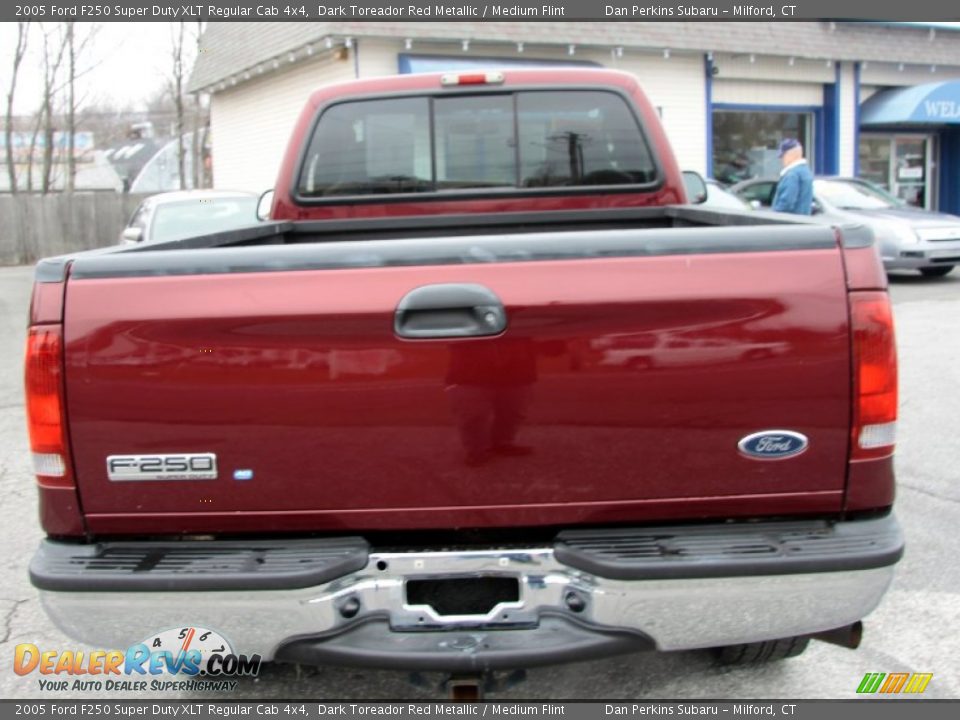 2005 Ford F250 Super Duty XLT Regular Cab 4x4 Dark Toreador Red Metallic / Medium Flint Photo #7