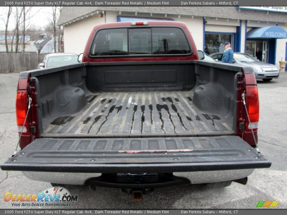 2005 Ford F250 Super Duty XLT Regular Cab 4x4 Dark Toreador Red Metallic / Medium Flint Photo #8